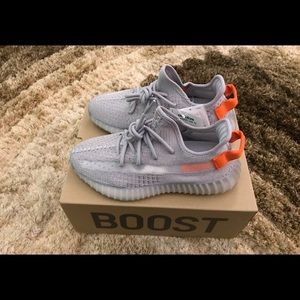 Yeezy 350 boost “Tail Light” Woman size 6.5